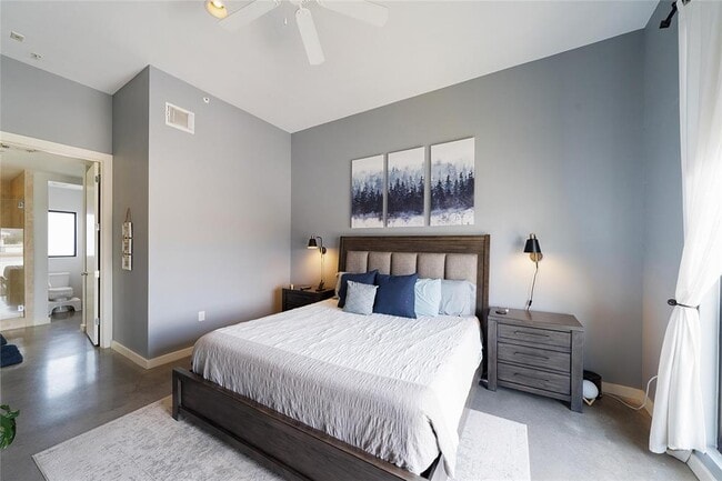 Building Photo - 2525 S Lamar Blvd