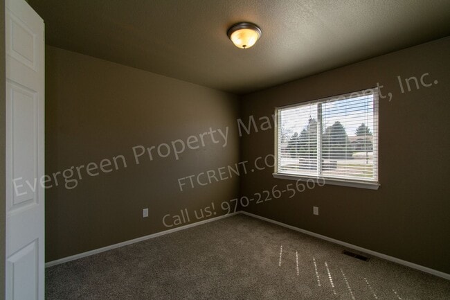 Building Photo - 2457 Marshfield Ln
