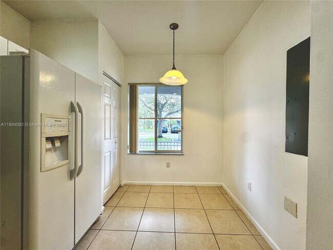 Building Photo - 2576 SW 83rd Ave
