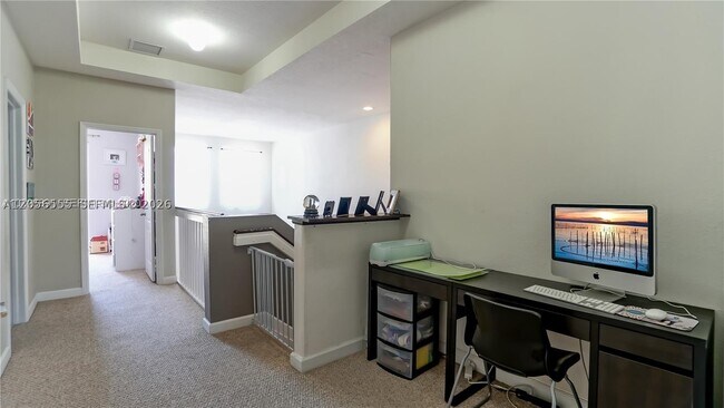 Building Photo - 14960 SW 9th Ln