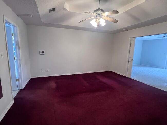 Building Photo - 395 Lake Holley Cir