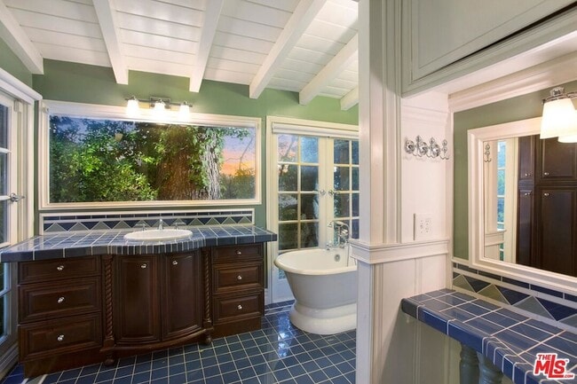 Building Photo - 3231 Coldwater Canyon Ln