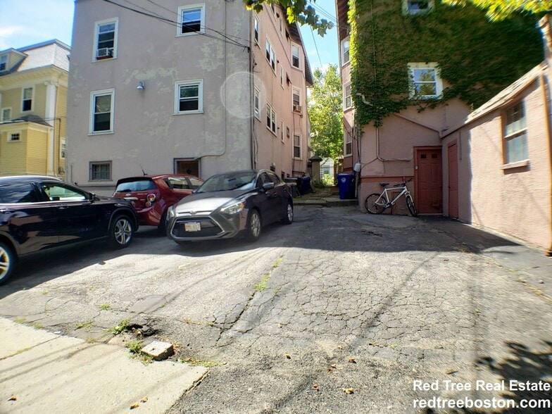 Building Photo - 785 Washington St