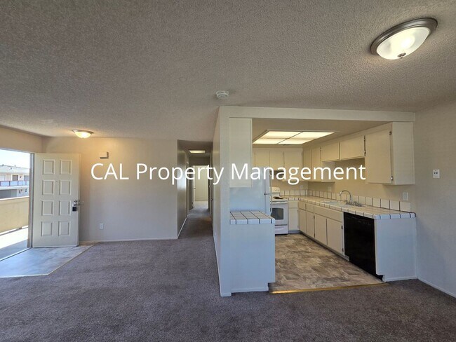 Building Photo - 1841 Cherokee Dr