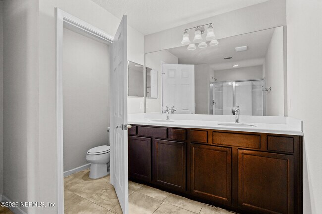 Building Photo - 6791 Roundleaf Dr