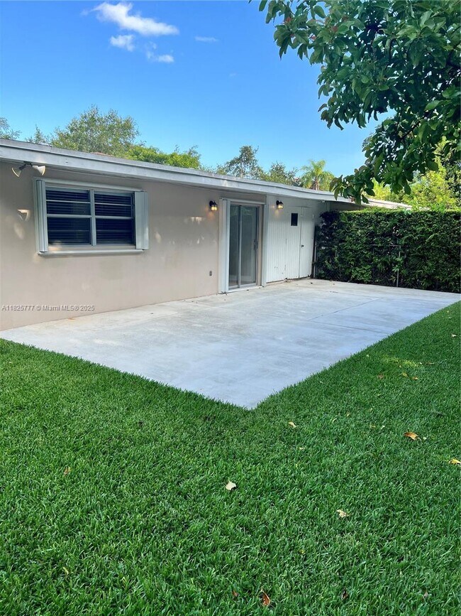 Building Photo - 10820 SW 78th Ave