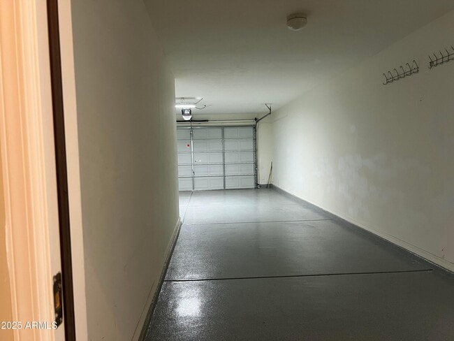 Building Photo - 6734 W Blackstone Ln