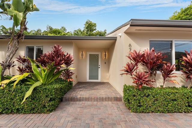 Building Photo - 6701 SW 49th Ter