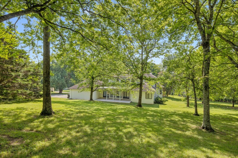 Building Photo - 1743 Old Natchez Trace