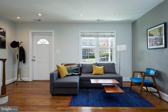 Building Photo - 421 Longfellow St NW