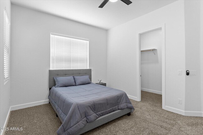 Building Photo - 3557 S Halsted Ct