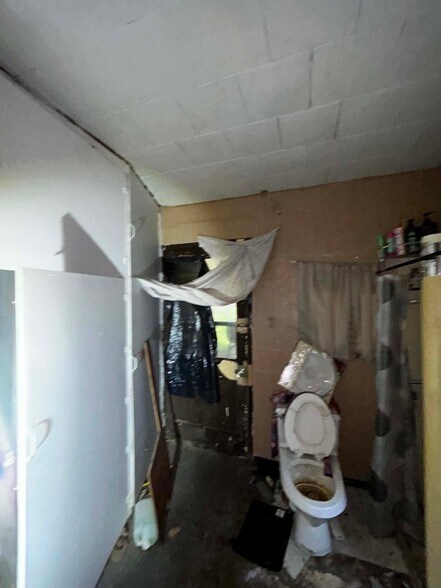 Building Photo - 107 Judith Ln