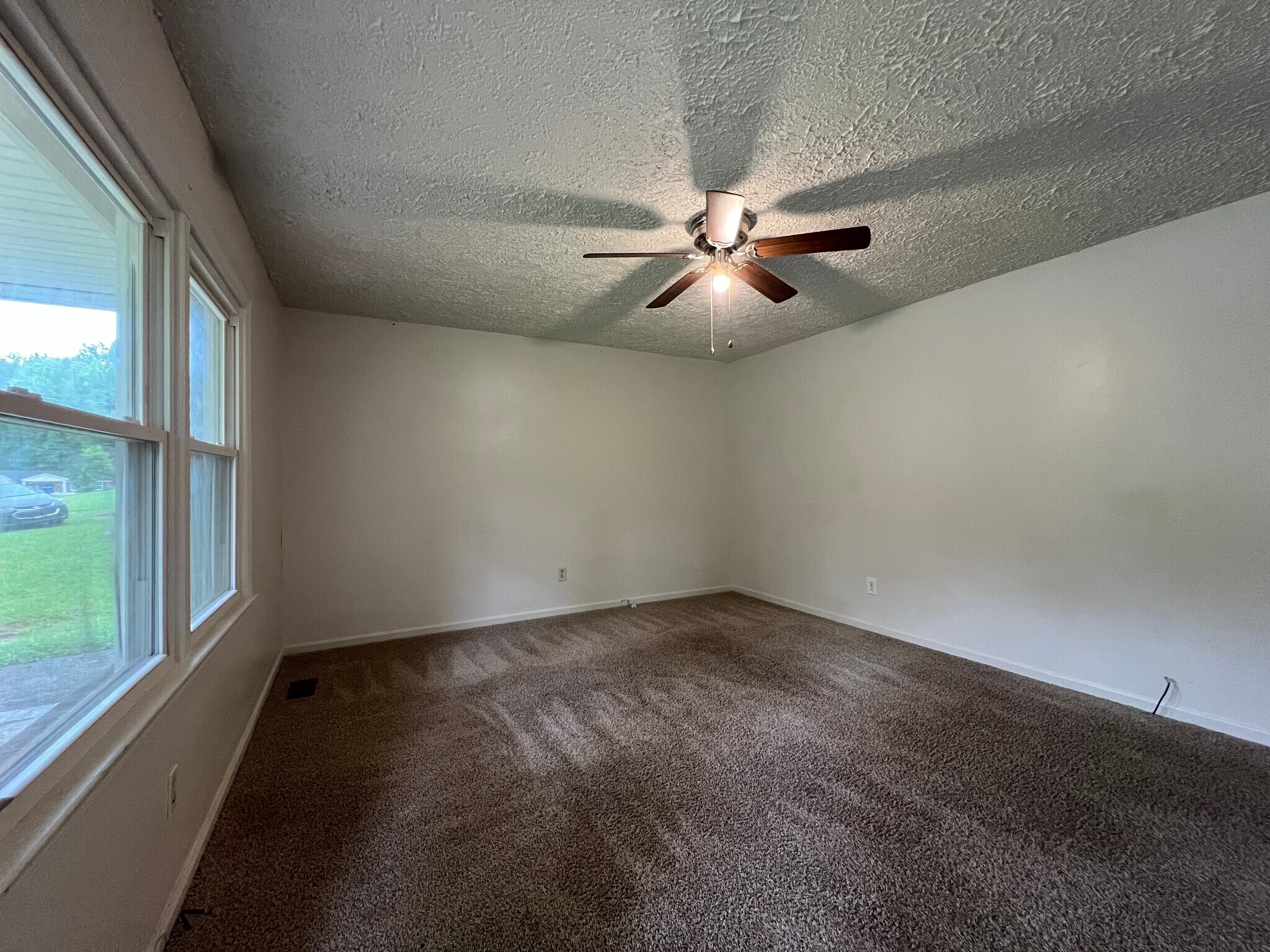 Building Photo - 1804 Alpine Dr