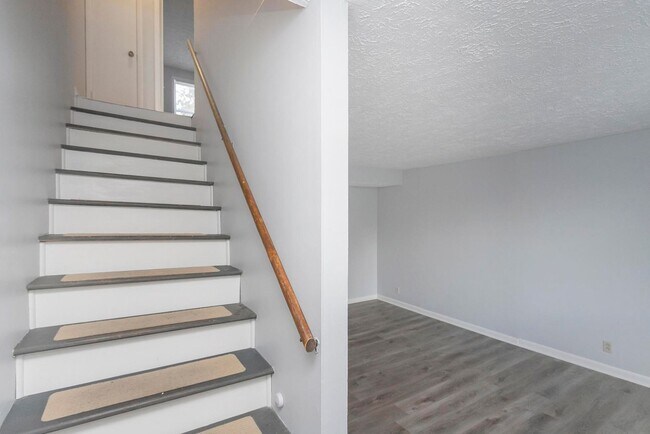 Building Photo - 3309 Falls Creek Dr