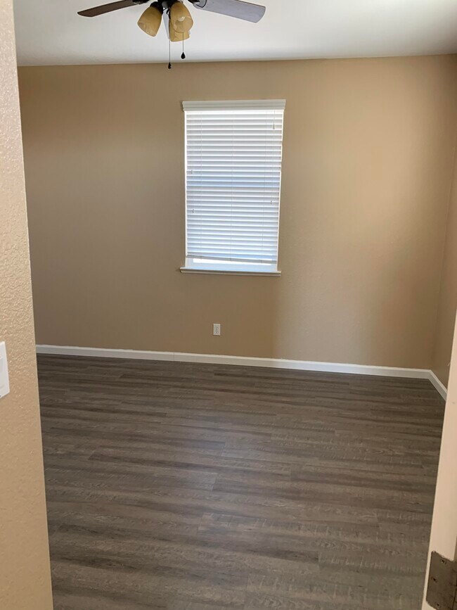 Building Photo - 4986 Webber Ct