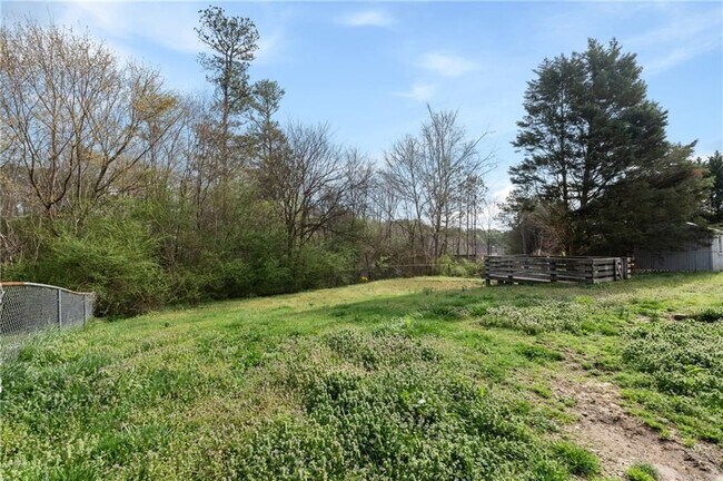 Building Photo - 173 Winndale Rd