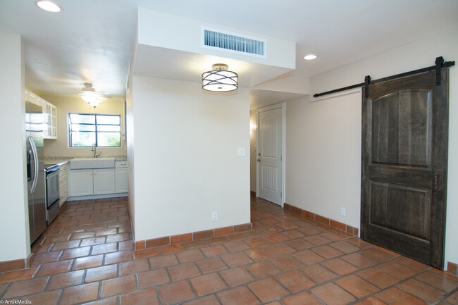 Building Photo - 7023 E 4th St