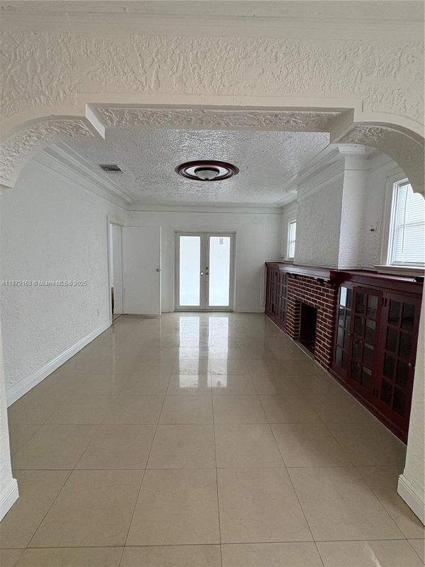 Building Photo - 1560 NW 25th Ave