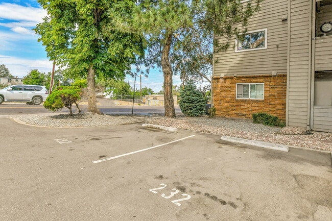 Building Photo - $995.00, Studio and 1 bath located in Denver.