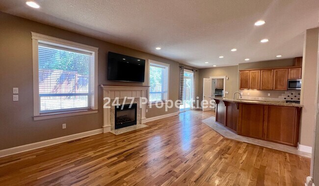 Building Photo - Large 4BD I 2.5BA Home - West Linn!
