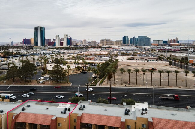 Building Photo - Strip view in guard gated SW communities w...