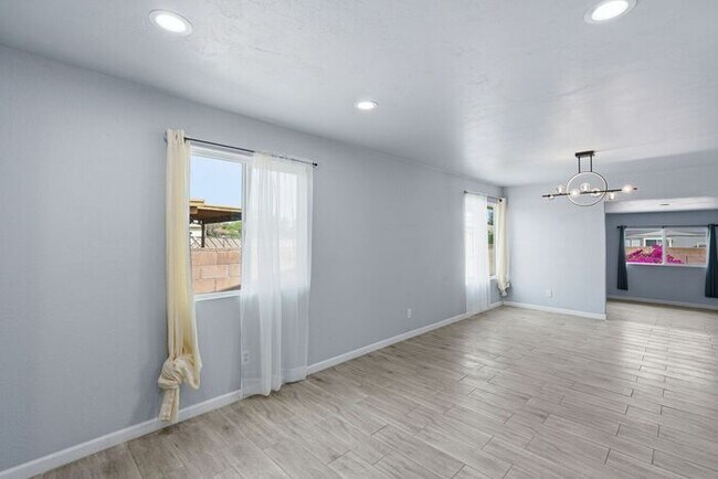 Building Photo - Spacious 3BR/2BA Tucson Retreat with 2-Car Garage & Expansive Patio