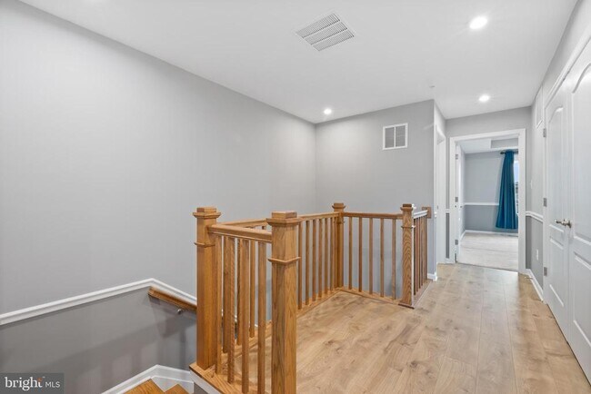 Building Photo - 4615 Crossing Ct