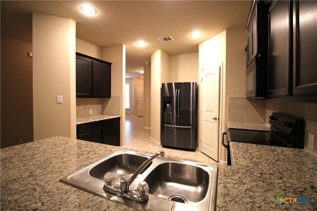 Building Photo - 1330 Ace Ranch St