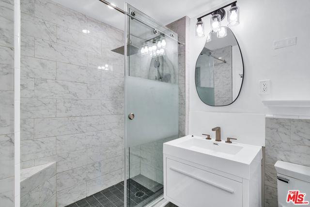 Building Photo - 865 Comstock Ave