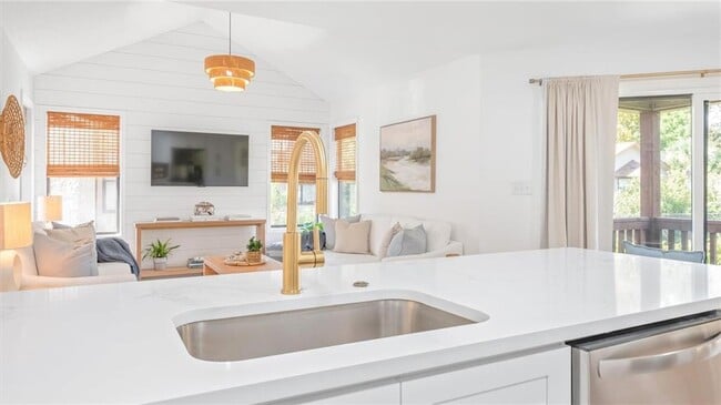 Building Photo - 512 S Harbour Oaks Dr