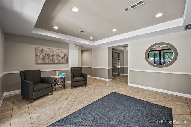 Building Photo - 125 Lakeview Dr