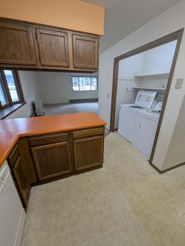 Building Photo - 136