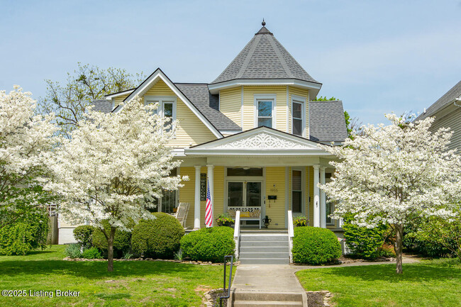 Primary Photo - 1955 Deer Park Ave