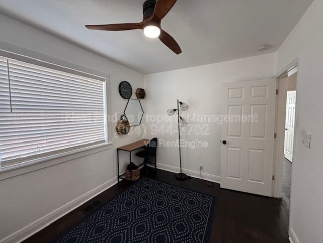 Building Photo - 2813 College St