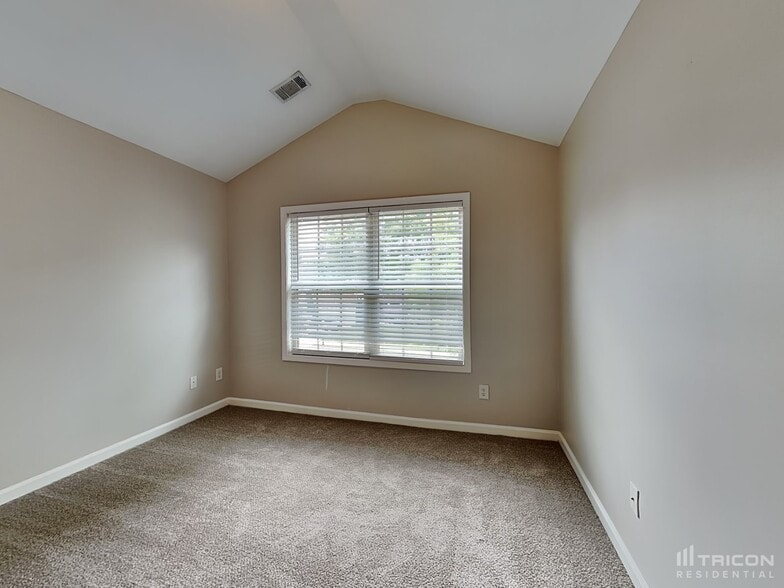 Building Photo - 632 Talon View Ct