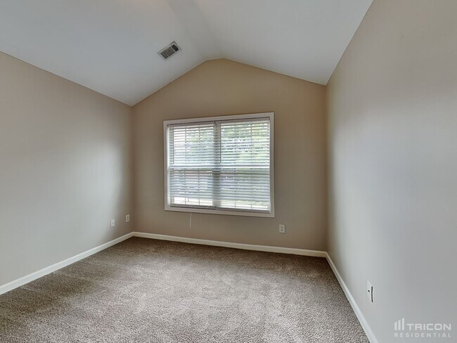 Building Photo - 632 Talon View Ct