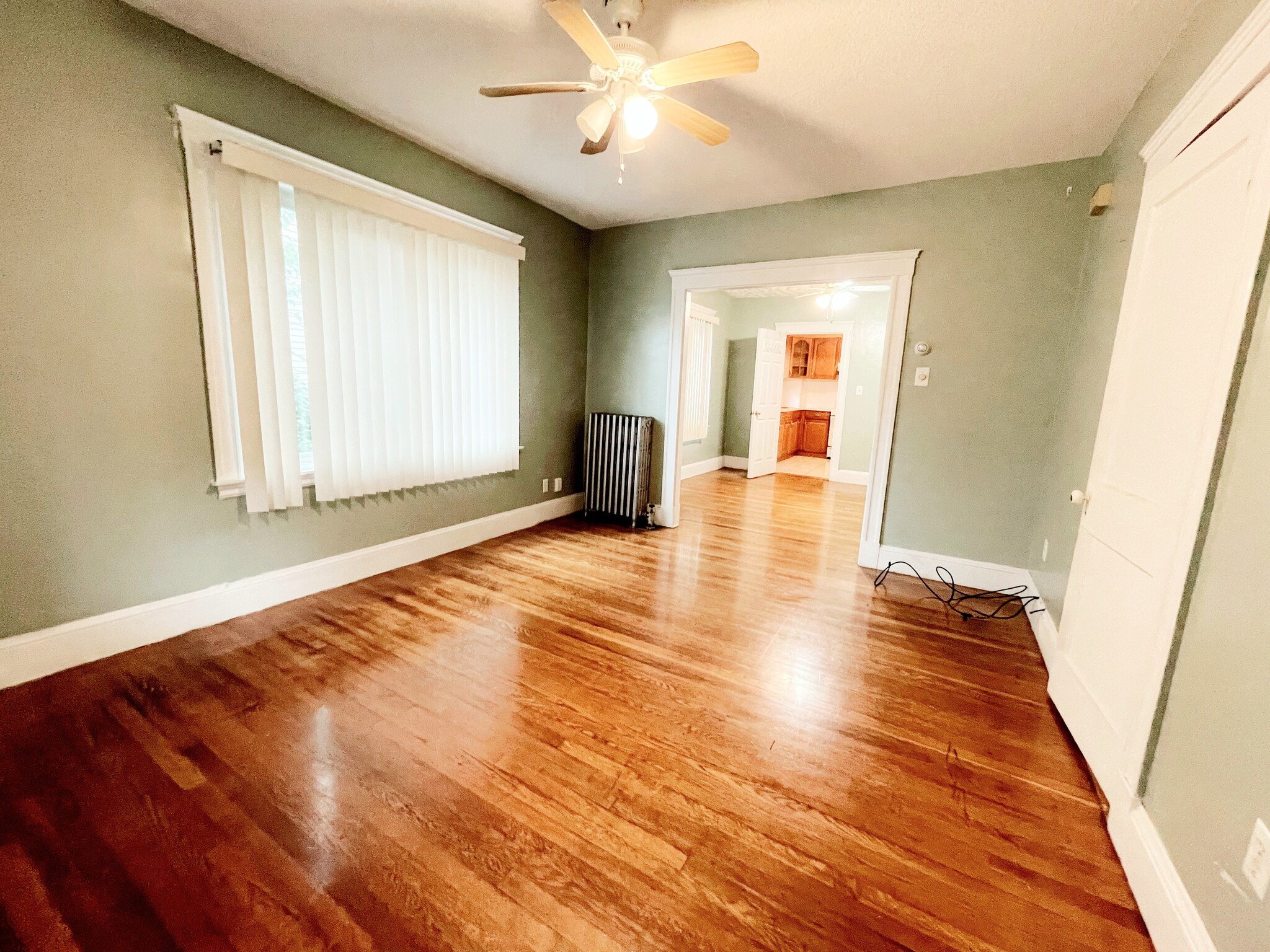 Building Photo - 44 Day St