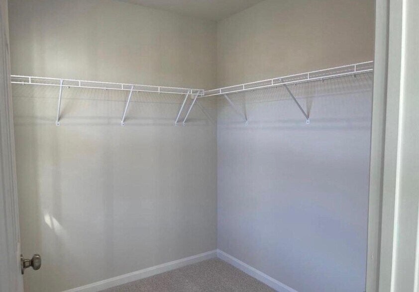 Building Photo - 201 Baker Dr