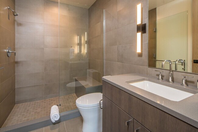 Building Photo - 4 Boathouse Way