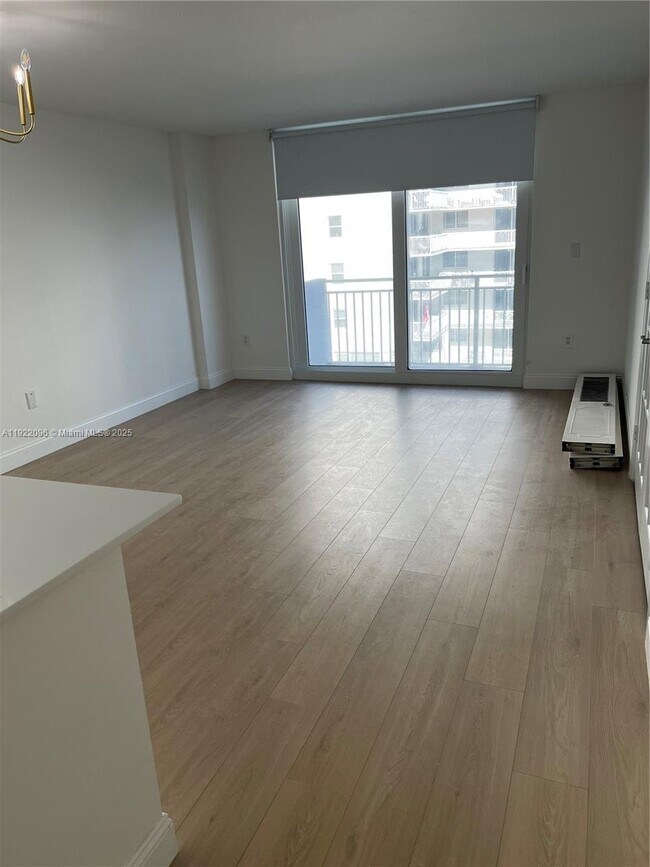 Building Photo - 345 Ocean Dr