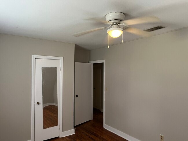 Building Photo - 36 N Easy St