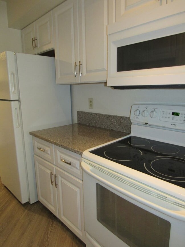 Building Photo - 3 bedroom condo in ARVADA