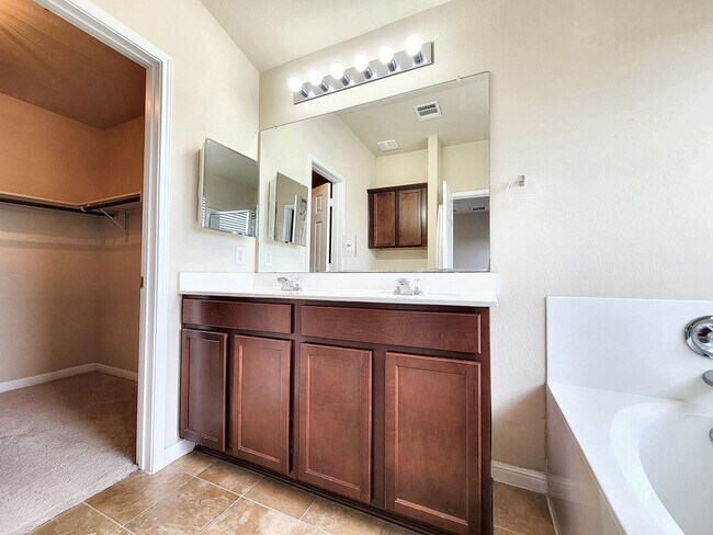 Building Photo - 222 Frio River Trail