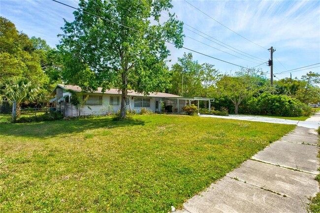 Building Photo - 230 N Briggs Ave