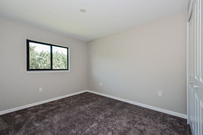 Building Photo - 4916 2nd St W, Lehigh Acres, FL