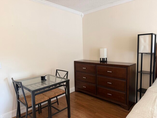 Building Photo - 536 NW 45th St