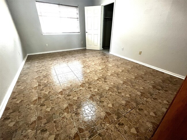 Building Photo - 339 El Toro Ln