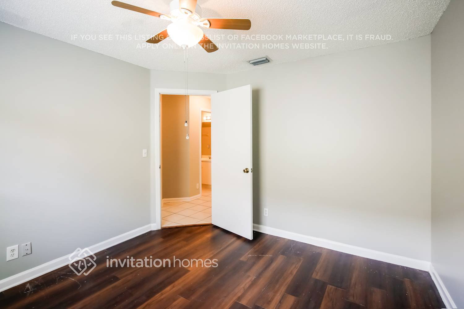 Building Photo - 2542 Country Golf Dr