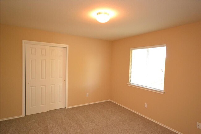 Building Photo - 400 Washington Square Dr