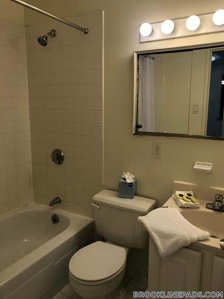 Building Photo - 185 Freeman St